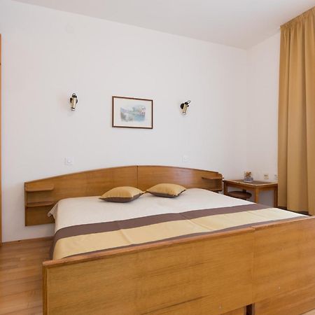 קרק Apartment & Room Dinka, Krk חדר תמונה