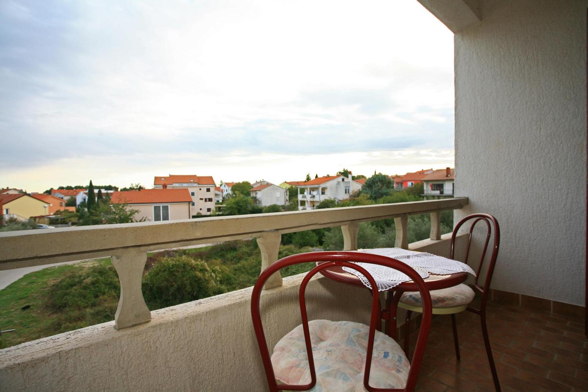 קרק Apartment & Room Dinka, Krk מראה חיצוני תמונה